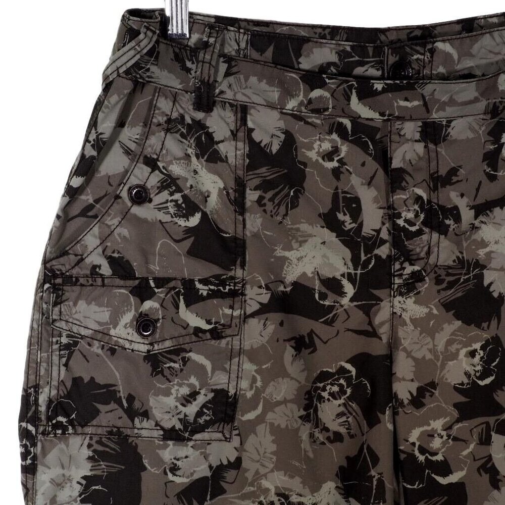 Jeanstar Womens Size 12 Camouflage Cargo Capris  Stretch - Picture 2 of 8